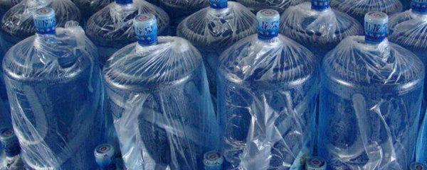 桶装水是否需要烧开饮用？详解安全饮用之道